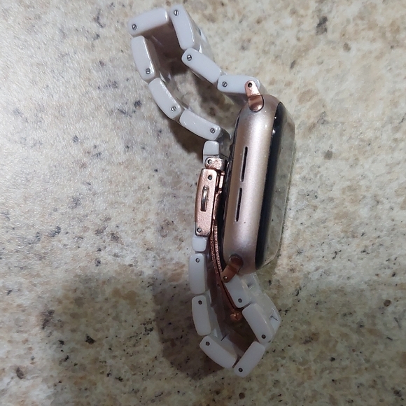 Smartwatch with White Band - Picture 3 of 9